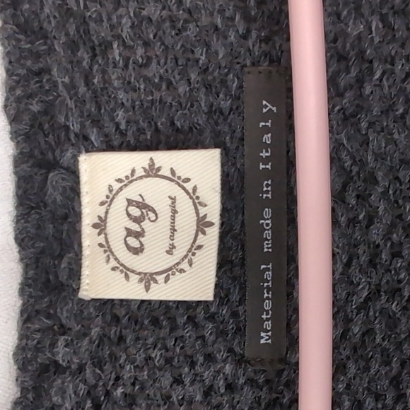AG by Aquagirl Charcoal Grey Pale Pink Snap Front Cardigan Size Medium - Picture 2 of 4